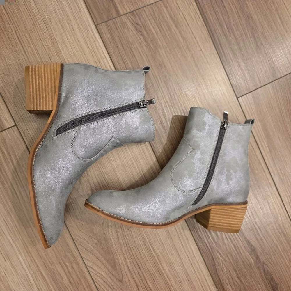 Boutique by Corkys Gray Ankle Boots Size 7